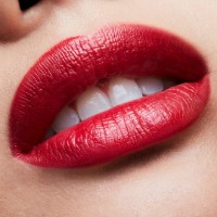 Помада для губ MAC Cremesheen Lipstick Brave Red фото №3 — интернет-магазин Desire.md