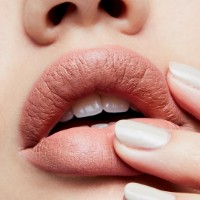 Помада для губ MAC Matte Lipstick Yash фото №3 — интернет-магазин Desire.md