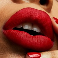 Ruj de buze MAC Retro Matte Liquid Lipstick Feels So Grand imaginea #3 — magazin online Desire.md