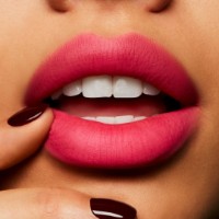 Ruj de buze MAC Powder Kiss Liquid Lipcolor Billion $ Smile imaginea #2 — magazin online Desire.md