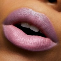 Помада для губ MAC Satin Lipstick Snob фото №3 — интернет-магазин Desire.md