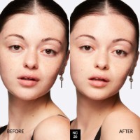 Консилер для лица MAC Studio Fix 24H Smooth Wear Concealer NC20 фото №3 — интернет-магазин Desire.md