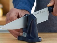 Точилка для ножей Opinel Manual Sharpener фото №2 — интернет-магазин Desire.md