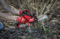 Цепная пила аккумуляторная Milwaukee M12FHS-0 фото №6 — интернет-магазин Desire.md