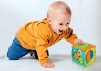 Busy Board Clementoni Peekaboo Activity Cube (17672) imaginea #2 — magazin online Desire.md