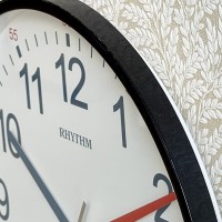 Настенные часы Rhythm CMG599NR02 фото №2 — интернет-магазин Desire.md