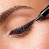 Карандаш для глаз Artdeco Glitter Eye Liner Long-Lasting 02 фото №3 — интернет-магазин Desire.md
