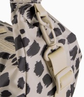 Сумка Puma Core Pop Hobo Granola/Animal Aop X фото №5 — интернет-магазин Desire.md