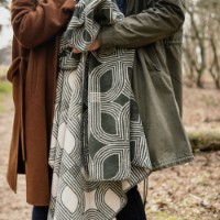 Плед IBENA Jacquard Cagliari 150x200cm Green/Beige фото №6 — интернет-магазин Desire.md