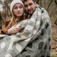 Плед IBENA Jacquard Cagliari 150x200cm Green/Beige фото №2 — интернет-магазин Desire.md