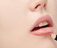 Карандаш для губ Lamel Lipliner 403 фото №2 — интернет-магазин Desire.md