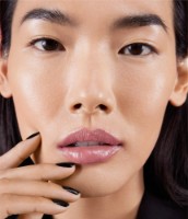 Помада для губ Yves Saint Laurent The Bold High Pigment 12 Nu Incongru фото №2 — интернет-магазин Desire.md