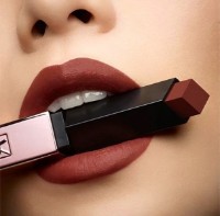 Ruj de buze Yves Saint Laurent The Slim Glow 212 Equivocal Brown imaginea #2 — magazin online Desire.md