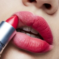 Помада для губ MAC Mini Mac Matte Lipstick Relentlessly Red фото №3 — интернет-магазин Desire.md