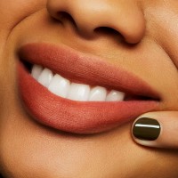 Помада для губ MAC Powder Kiss Liquid Lipcolor Impulsive фото №3 — интернет-магазин Desire.md