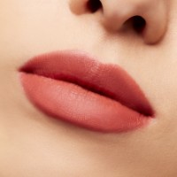 Ruj de buze MAC Powder Kiss Velvet Blur Slim Gingerella imaginea #3 — magazin online Desire.md