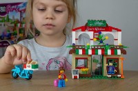 Конструктор Blocki MyGirls: Lara's Pizza Place (KB0120) фото №4 — интернет-магазин Desire.md