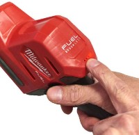 Mașina de tuns gard viu cu acumulator Milwaukee M12FHT20-0 imaginea #3 — magazin online Desire.md