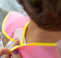 Bavețică BabyJem Poly Large Bib Pink (029) imaginea #4 — magazin online Desire.md