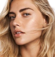 Хайлайтер Guerlain Terracotta Luminizer 00 Ivory фото №3 — интернет-магазин Desire.md