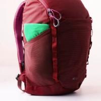 Рюкзак Osprey Jet 12 Cosmic Red фото №4 — интернет-магазин Desire.md
