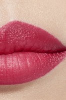 Помада для губ Chanel Rouge Allure Velvet Luminous Matte 46 Magnetique фото №3 — интернет-магазин Desire.md
