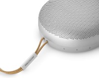 Boxă portabilă Bang & Olufsen Beosound A1 2nd Gen Grey Mist imaginea #2 — magazin online Desire.md