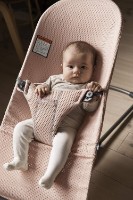 Șezlong pentru bebeluși BabyBjorn Bliss Pearly Pink (006001A) imaginea #6 — magazin online Desire.md