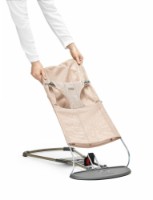 Șezlong pentru bebeluși BabyBjorn Bliss Pearly Pink (006001A) imaginea #4 — magazin online Desire.md