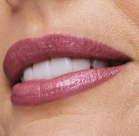 Ruj de buze Estee Lauder Pure Color Hi-Lustre Lipstick 223 Candy imaginea #3 — magazin online Desire.md