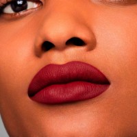 Помада для губ Estee Lauder Pure Color Matte Lipstick 888 Power Kiss фото №3 — интернет-магазин Desire.md