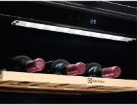Встраиваемый винный шкаф Electrolux EWUS052B5B фото №4 — интернет-магазин Desire.md
