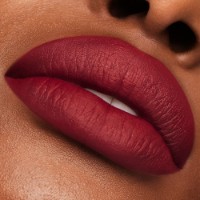 Помада для губ Estee Lauder Pure Color Lipstick Matte 689 фото №3 — интернет-магазин Desire.md