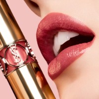 Помада для губ Yves Saint Laurent Rouge Volupte Shine 153 Rose Dentelle фото №3 — интернет-магазин Desire.md