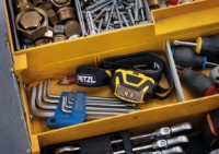 Фонарь Petzl Aria 1R E069CA00 Black/Yellow фото №3 — интернет-магазин Desire.md