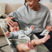 Șezlong pentru bebeluși BabyBjorn Bliss Khaki/Green (006039A) imaginea #4 — magazin online Desire.md