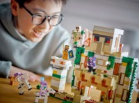 Конструктор Lego Minecraft: The Iron Golem Fortress (21250) фото №3 — интернет-магазин Desire.md