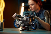 Set de construcție Lego Technic: Yamaha MT-10 SP (42159) imaginea #6 — magazin online Desire.md