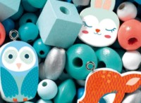 Set de realizare a bijuteriilor Djeco Wooden Beads Little Animals DJ09807 imaginea #2 — magazin online Desire.md