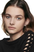 Тональный крем для лица Chanel Les Beiges Water-Fresh Tint Medium Light 15ml фото №4 — интернет-магазин Desire.md