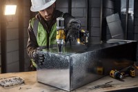 Заклёпочник DeWalt DCF414NT фото №10 — интернет-магазин Desire.md