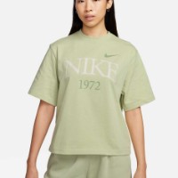 Женская футболка Nike W Nsw Tee Classics Boxy Olive Aura, s.S фото №1 — интернет-магазин Desire.md