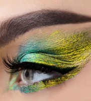 Fard de pleoape 7 Days BColour Multichrome Liquid Eyeshadow 04 Emerald imaginea #2 — magazin online Desire.md
