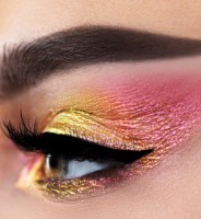 Fard de pleoape 7 Days BColour Multichrome Liquid Eyeshadow 07 Cherry Blossom imaginea #2 — magazin online Desire.md