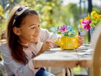 Set de construcție Lego Creator: Flowers in Watering Can (31149) imaginea #7 — magazin online Desire.md