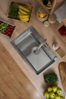 Chiuvetă de bucătărie cu baterie, dozator și picurător Fabiano 70x45 Satin imaginea #3 — magazin online Desire.md