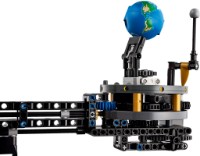 Конструктор Lego Technic: Planet Earth and Moon in Orbit (42179) фото №6 — интернет-магазин Desire.md