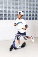 Самокат Micro Cruiser LED Neochrome (SA0240) фото №4 — интернет-магазин Desire.md