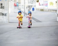 Самокат Micro Maxi Deluxe Foldable LED (MMD095) фото №3 — интернет-магазин Desire.md