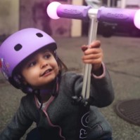 Самокат Micro Mini Deluxe Magic LED (MMD129) фото №6 — интернет-магазин Desire.md